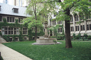 Courtyard of Fourth Presbyterian Church (Ralph Adams Cram, 1914)