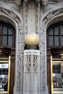 Tribune Tower (Hood and Howells, 1925)