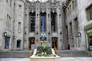 Tribune Tower (Hood and Howells, 1925)