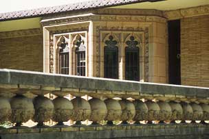 Nathan G. Moore House (Frank Lloyd Wright, 1895, 1923)