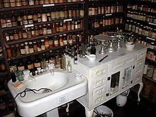 Oklahoma Frontier Drugstore Museum