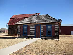 Davis–Longan cabin (1901), Oklahoma Territorial Plaza