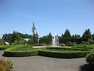 Rose Pedal Fountain at Oregon Garden