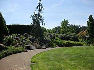 Steps down to the Garden Green at Oregon Garden