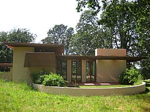 Frank Lloyd Wright's Gordon House at the Oregon Garden