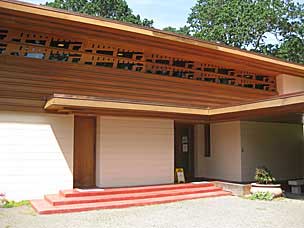 Frank Lloyd Wright's Gordon House at the Oregon Garden