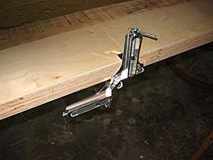 Clamping plywood pieces together with a square edge