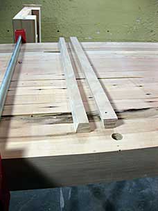 Sliding dovetail rails for workbench top