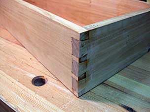 Bottom tool chest tray dovetailed corner