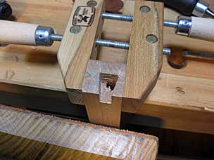 Dovetail socket for top rail